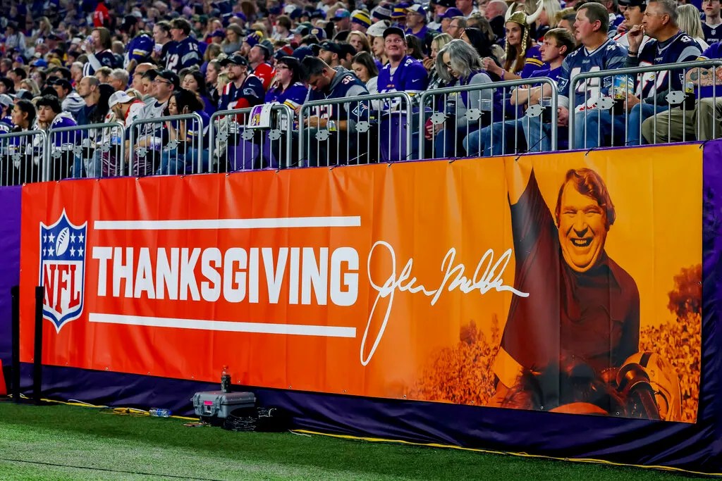 Weekly Preview: Thanksgiving football, basketball and&nbsp;hockey